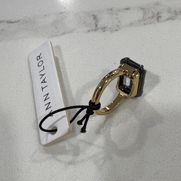 Ann Taylor Gold Ring with Rectangular Grey Emerald Cut Crystal Size 7 - Picture 6 of 10